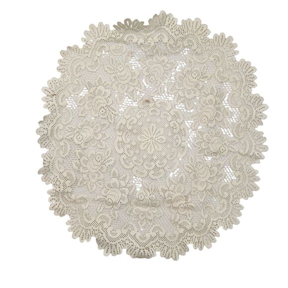 Unbranded Other - VINTAGE 33" CROCHET DOILY TABLECLOTH TABLE TOPPER CENTERPIECE COTTAGE CHRISTMAS